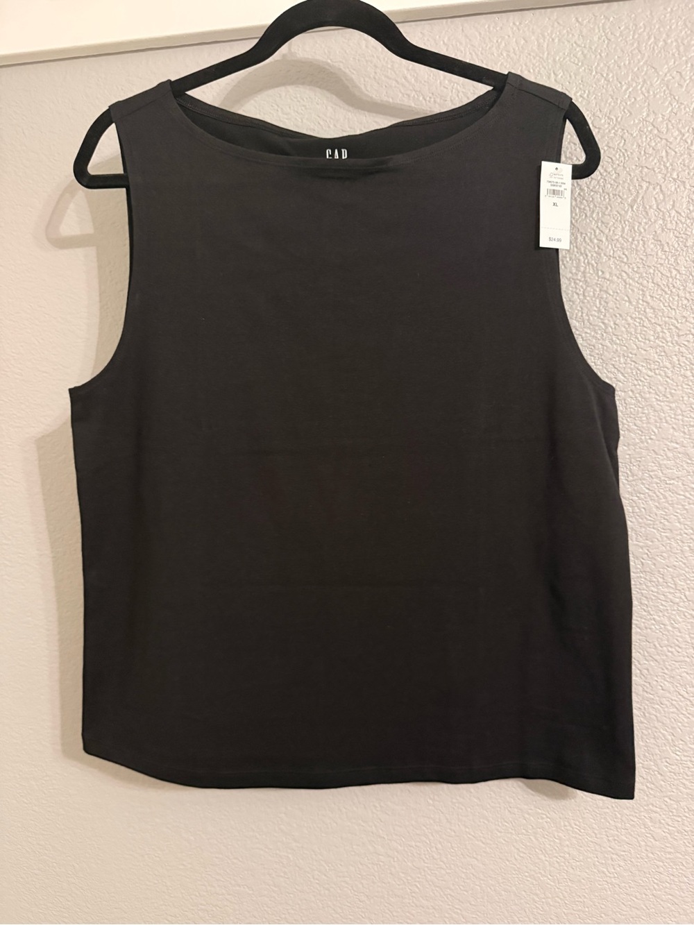 GAP Black Sleeveless Boat Neck Tank